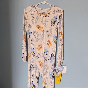 Toddler One Piece Zip Up Bluey Pajamas 5T- New with Tags